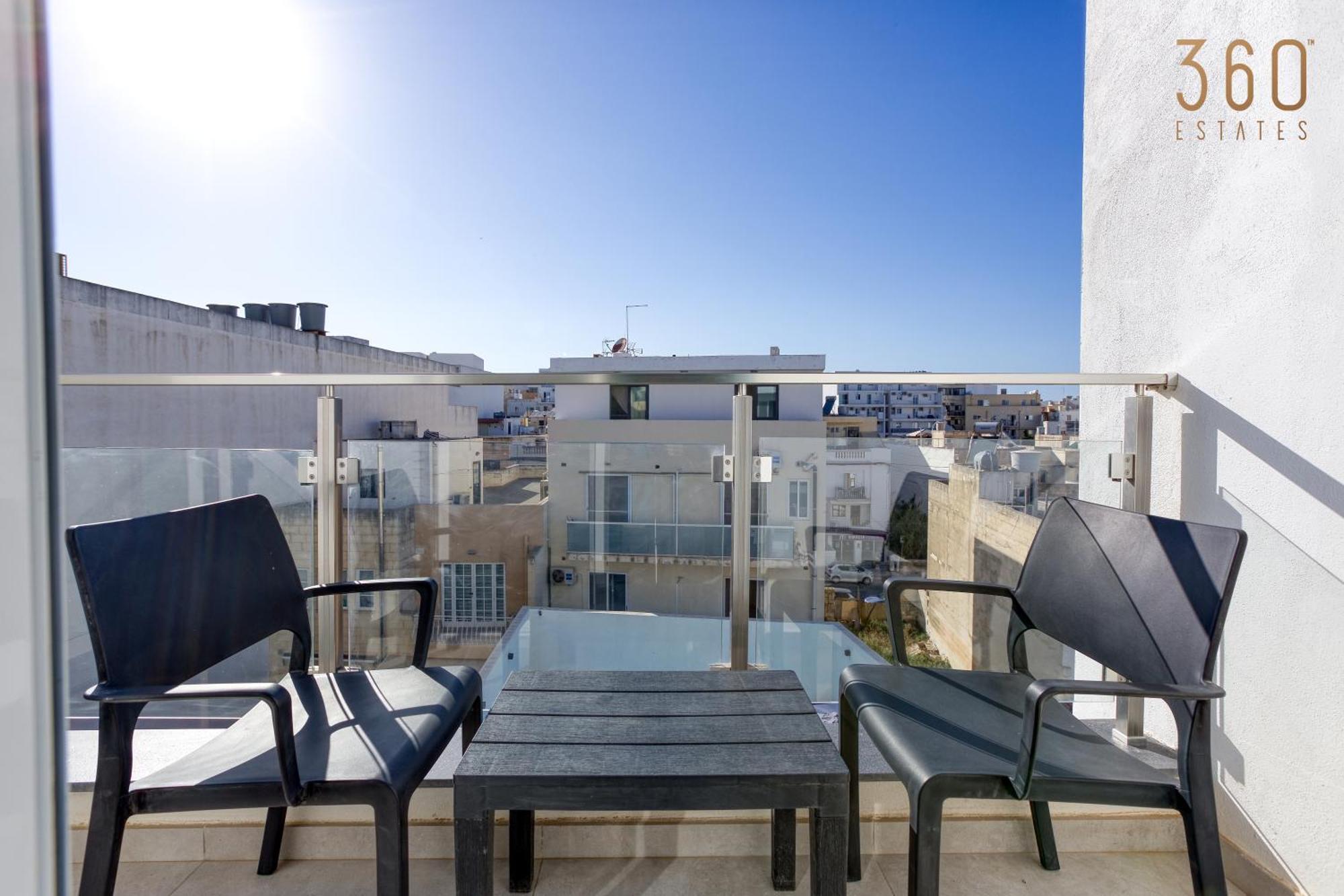The Swieqi Poolside Suites Is-Swieqi Εξωτερικό φωτογραφία